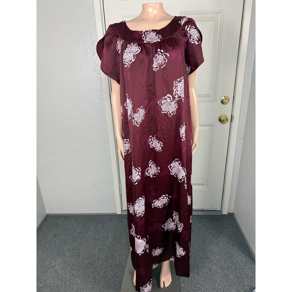 Vintage 70s Hilo Hattie Dress Polyester Medium Burgundy Floral Muumuu UU22
